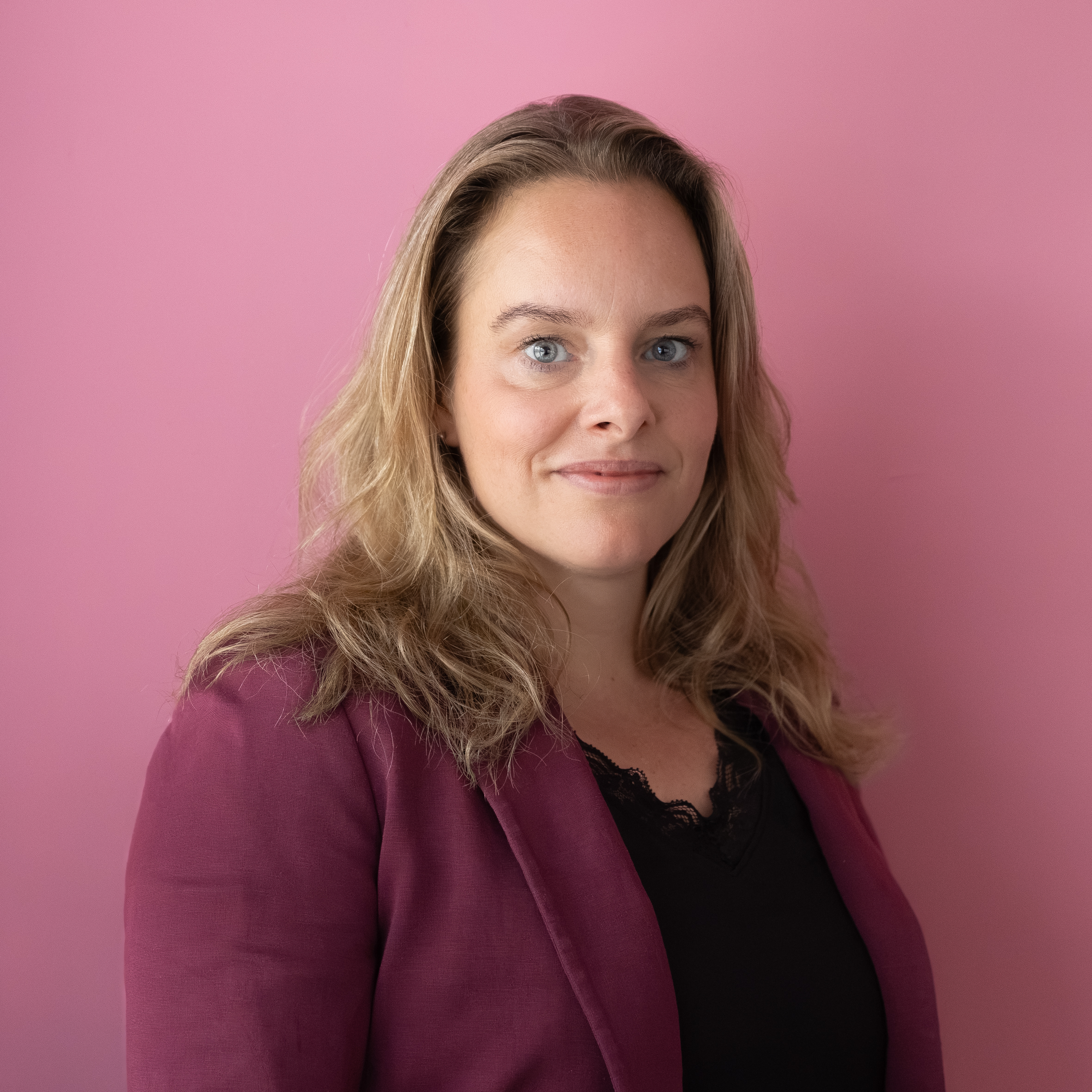 Lizzy Vlasblom receptioniste op vrijdag bij Notaris Leskens Lizzy Vlasblom receptioniste op vrijdag bij Notaris Leskens